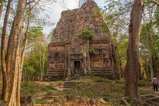 1-Day Angkor Wat Cycling Tour: Scenic Bike Adventure in Siem Reap - What the $49 price really covers