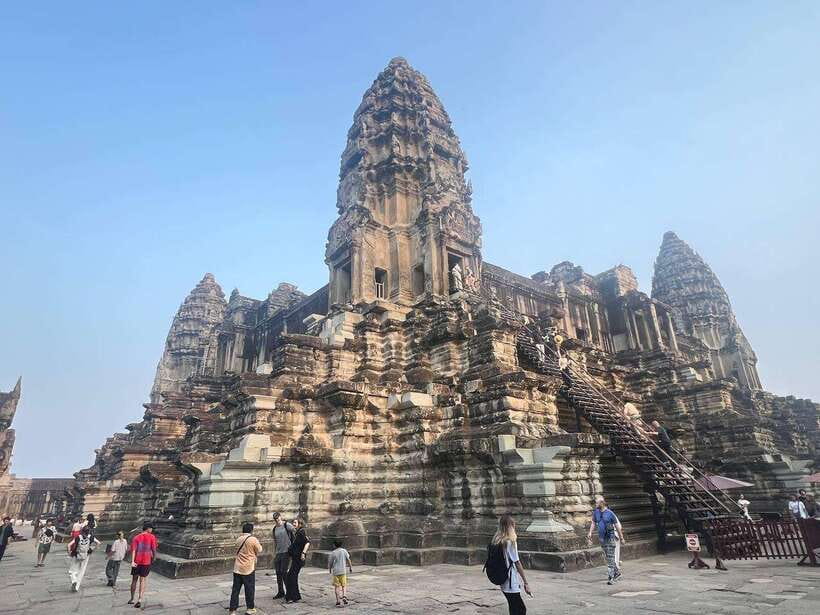 1-Day Angkor Wat Private Tour with Spanish Tour Guide. - Phimeanakas and the royal terraces