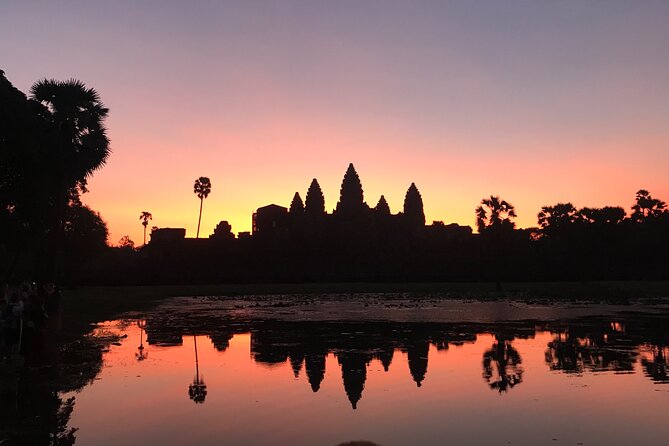 1 Day | Angkor Wat Sunrise with Small Tour - Bayon and the famous stone faces