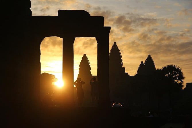 1 Day Angkor Wat with Sunrise Tour - Why this private sunrise route works well