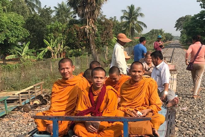 1 day special Tour: Angkor Wat,Bayon,Ta Prohm, Bantey srei and Beng Mealea - How the price works for a group of six