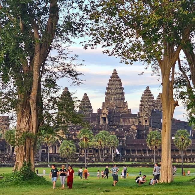 1-Day Trip to Angkor Wat with a Private or Shared Guide in Spanish - Who will get the most from this tour?