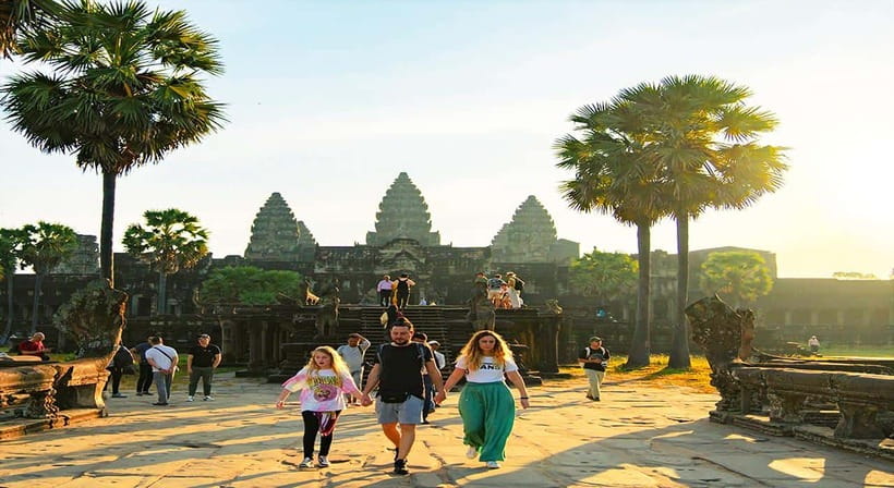 2-Day: Angkor Temple Treasures and Unique Floating Lifestyle - Key points at a glance