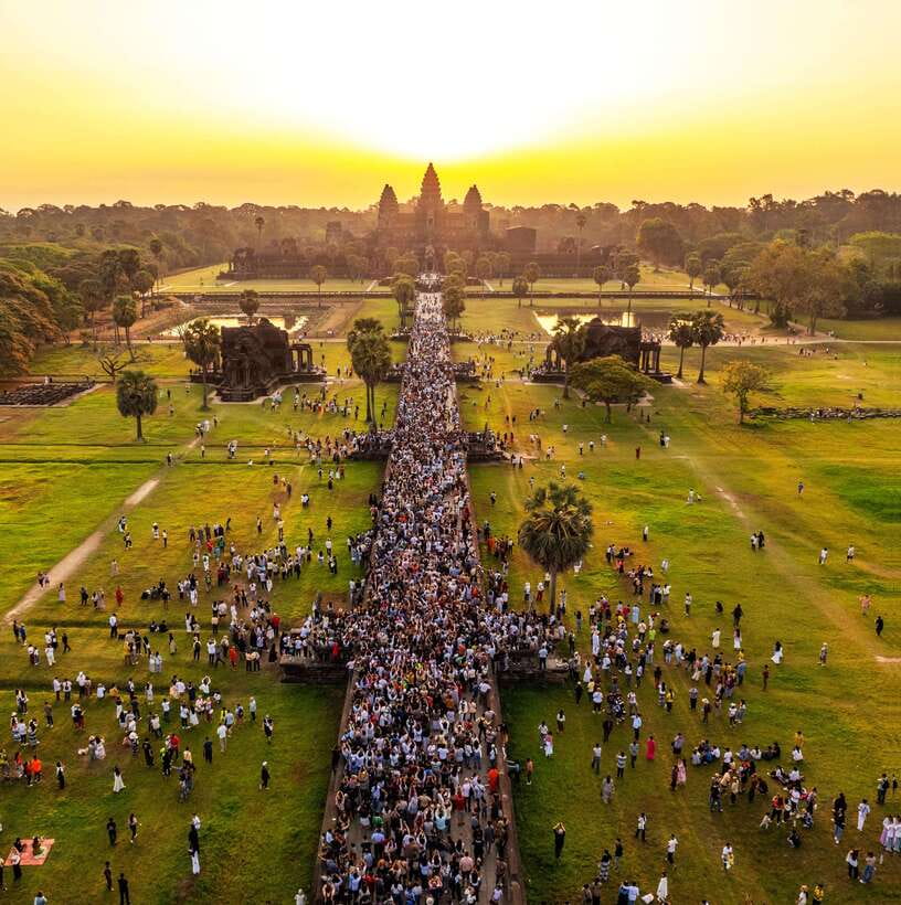 2-Day: Angkor Temple Treasures and Unique Floating Lifestyle - Ta Keo and Phnom Bakheng at day’s end
