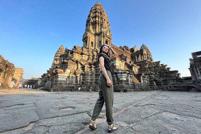 2-Day Angkor Wat Tour with Banteay Srei and Floating Village - Preah Khan adds scale and quieter corridors