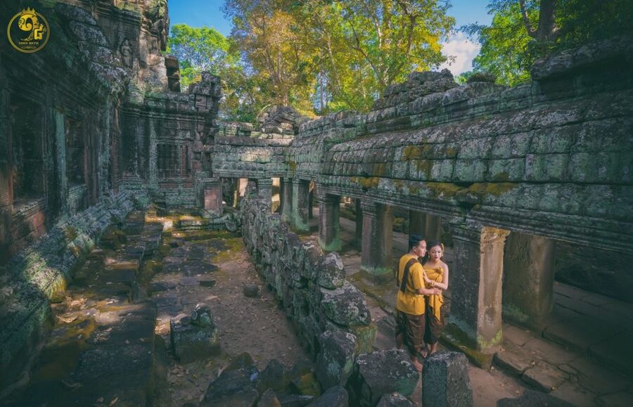 2-Day Angkor Wat With Small, Big Circuit & Banteay Srei Tour - Banteay Srei and the pink sandstone details