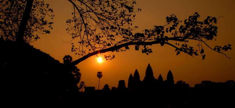 2-Day Angkor Wat With Small, Big Circuit & Banteay Srei Tour - Day one: Angkor Wat before the smaller temples