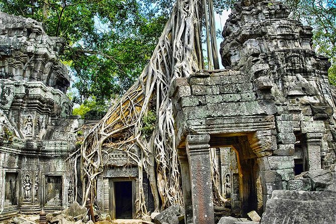2-Day Best of Angkor Wat and Tonle Sap Lake Tour - Bayon’s stone faces reward a slower look