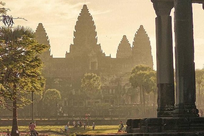 2-Day Best of Angkor Wat and Tonle Sap Lake Tour - Kampong Phluk changes the pace on day two