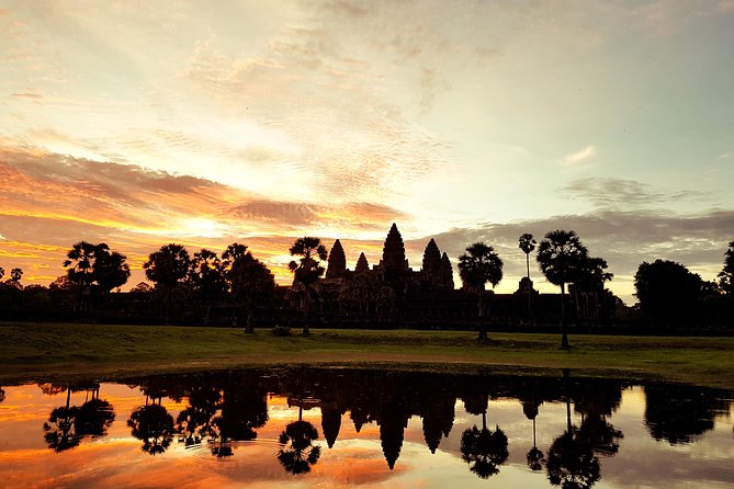 2 Day private tour: Small tour, Big tour, sunrise and sunset,floating village. - Day One: Angkor Wat, Angkor Thom, and the Big Temple Circuit