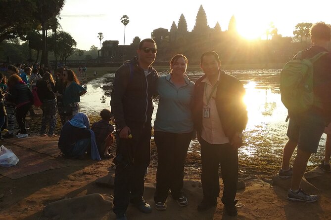 2-Day tour with sunrise - Day two: sunrise at Angkor Wat