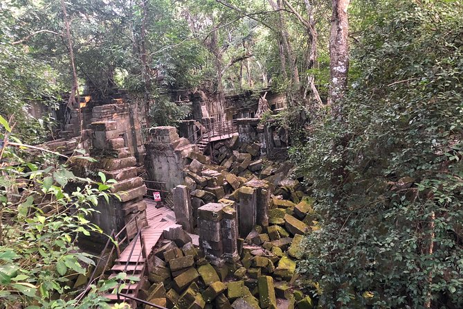 2 Days Discover Angkor Wat Complex and Cambodia's Villages Tours - Day one: Angkor Wat before the temple circuit