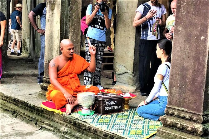 2 Days Exclusive Temple Highlights with Sunset and Sunrise Tour - Sunset choices: rice fields or Bakheng Mountain