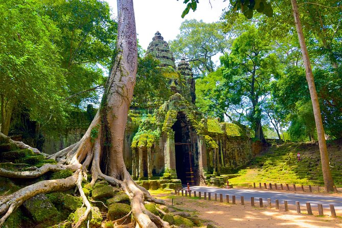 2 Days Exclusive Temple Highlights with Sunset and Sunrise Tour - Day 2: Angkor Wat before dawn