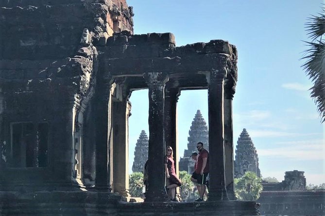 2 Days Exclusive Temple Highlights with Sunset and Sunrise Tour - Ta Prohm and Ta Nei: two very different ruins
