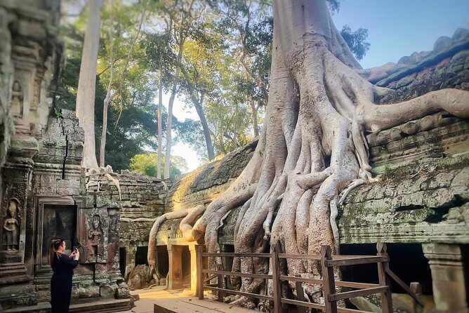 2 Days Guided Historical Tour in Angkor - Angkor Thom and Bayon reveal a different royal vision