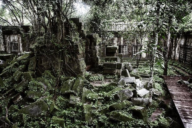 2-Days Private Tour Discovery Angkor Wat , Waterfall and Beng Mealea Temple - Phnom Kulen adds waterfalls and sacred carvings