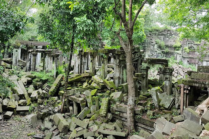 2-Days Private Tour in Angkor Sunrise, Banteay Srei and Beng Mealea Temple - Day One Begins at 4:45 am