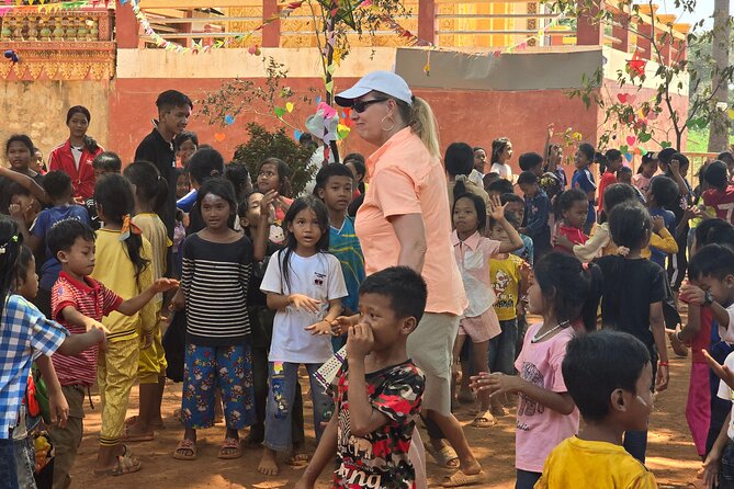 2 Days Tour in Siem Reap including Lunch, Dinner & Apsara Show - Preah Dak brings in the local food