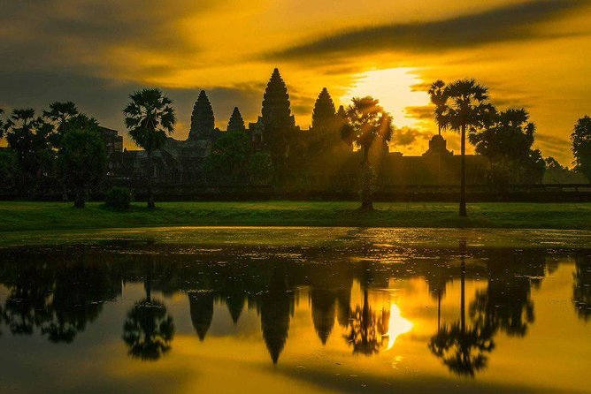 2days Explore Angkor wat Small Tour & Big Tour + Banteay Srei (Private tour) - Day one: Angkor Thom and the jungle temples