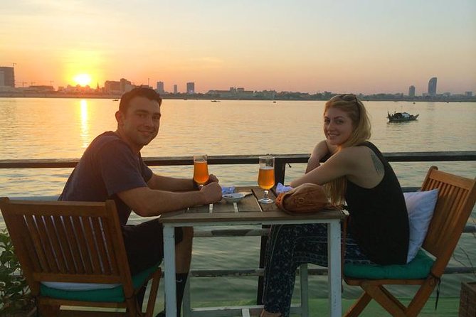2hours Private Sunset Cruise with unlimited beer, soft drinks and Tour guide - Sunset, wine, fruit, and unlimited drinks