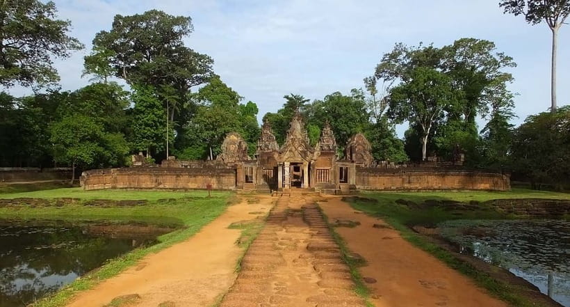 3-Day Angkor Wat & All Major Temples & Kulen Mount Waterfall - How the Private Guide Changes the Experience