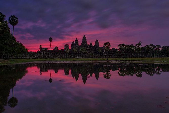 3-Day Angkor Wat with All Interesting Major Temples, Banteay Srei & Beng Mealea - Day one: Angkor Wat to Phnom Bakheng