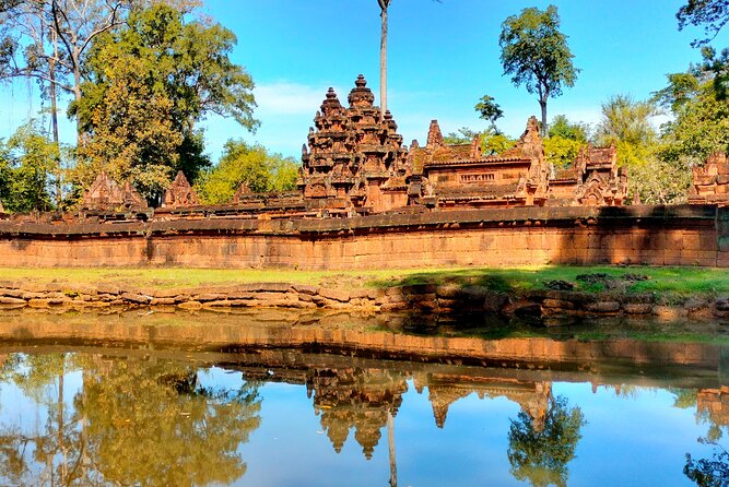 3-Days Private Angkor Wat Sunrise/Sunset Tours & Floating Village - Day 2: Reservoir temples and the delicate carvings of Banteay Srei