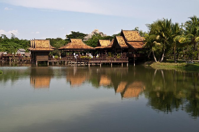 4-Day Cambodia Highlights Tour from Phnom Penh with Angkor Wat - Hotels, meals, and the daily pace