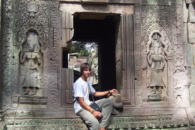 4-Day Cambodia Highlights Tour from Phnom Penh with Angkor Wat - Day 1: Royal Phnom Penh and a difficult modern past