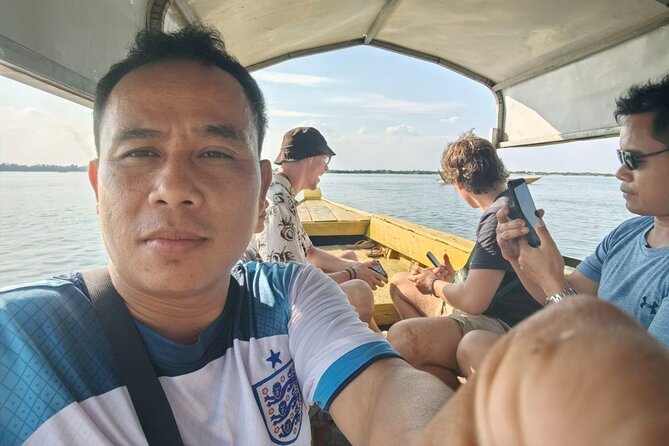 4 hours taking tuk tuk to see Mekong dolphins and countryside - Who Will Enjoy This Most?