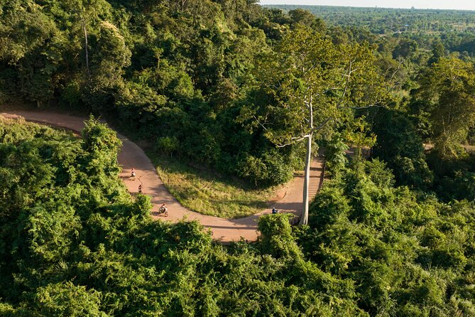 5 Days - Cambodia Ancient Trails & Jungle Temples - Day 3: The remote approach to Preah Khan Kampong Svay
