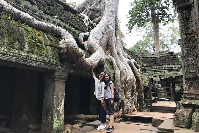 A Day Angkor Park Tours - Private English Speaking Tour Guide - What the English-speaking guide adds