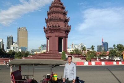 A Full Day Tour for Royal Palace, S21, Killing Fields & More