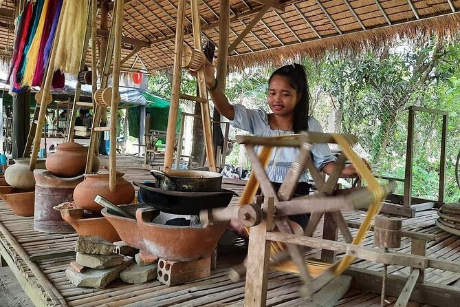 A Half Day Tour in Phnom Penh City - Meeting your guide and choosing your transport