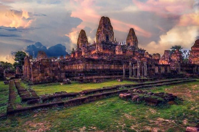 Amazing full day TUKTUK tour - Baphuon and Phimeanakas show another side of Angkor Thom