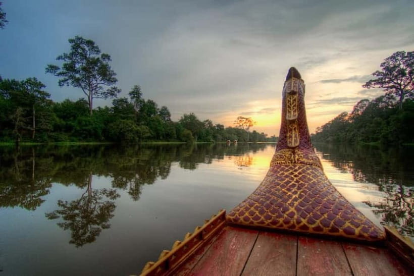 Angkor Bike tour & Gondola Sunset Boat - Who should book this experience
