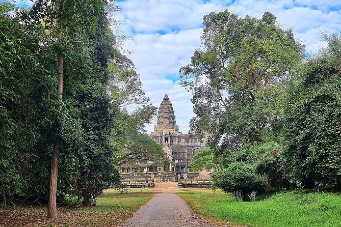 Angkor Explorer by Cambodiajeep - Lunch, water, and the small comforts that matter