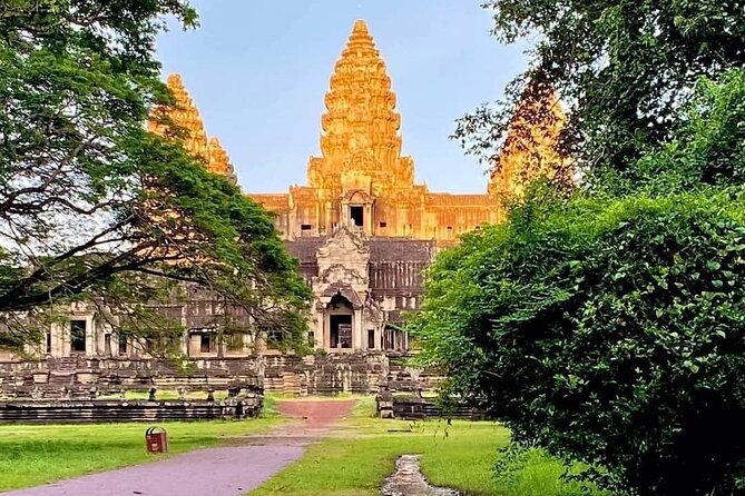 Angkor Full Day Tour All The Main Temples - Phnom Bakheng and the sunset finish