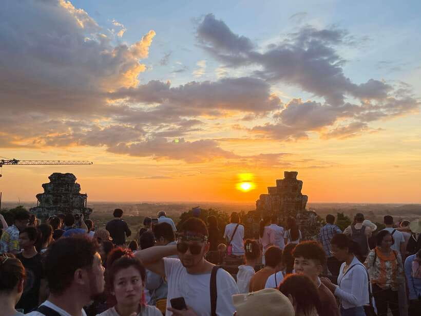 Angkor Highlights and Sunset Tour - Meeting the many faces of Bayon