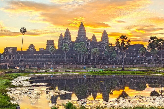 Angkor Sunrise Bike Tour - Breakfast & Lunch included - A private breakfast after the first temple