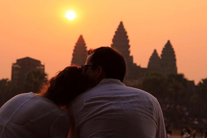 Angkor Sunrise Jeep Tour - Inclusive Breakfast & Lunch - Why the Jeep makes sense at Angkor
