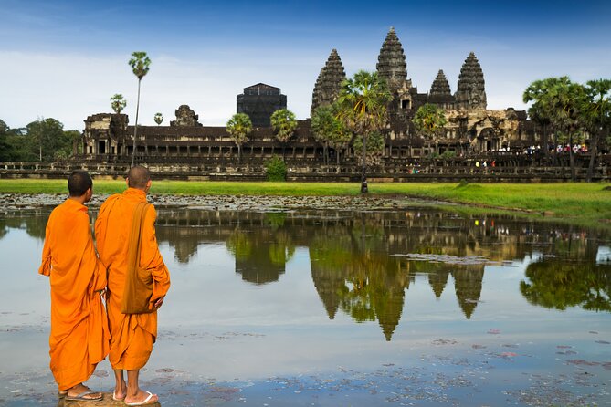 Angkor Sunrise Small Group Tour Inclusive Breakfast and lunch - What the guide and vehicle add