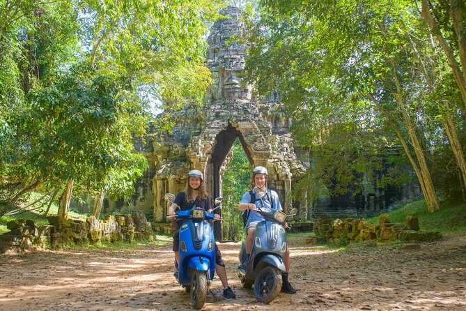 Angkor Sunrise Vespa Tour / Tuk Tuk or Car - Breakfast beside Srah Srang