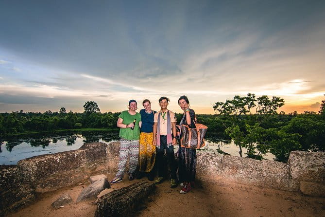 Angkor Sunset & Gondola Ride By Jeep - Guides make the difference
