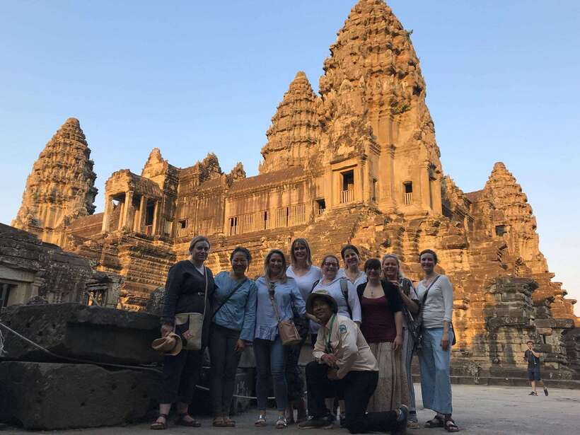 Angkor Temples Highlights Tour: 2 Days with Sunrise - Day one begins before dawn at Angkor Wat