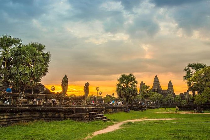 Angkor Temples with Sunset 1-Day Tour - Baphuon and Bayon bring the city to life