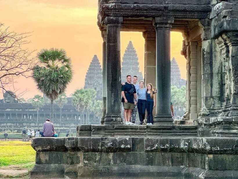 Angkor Wat 1 Day with Sunrise Combined tour with (Tuk Tuk) - Lunch near the temples, with a clear budget warning