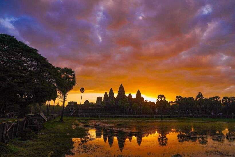 Angkor Wat 1 Day with Sunrise Combined tour with (Tuk Tuk) - 04:45 am pickup and the road to Angkor Wat