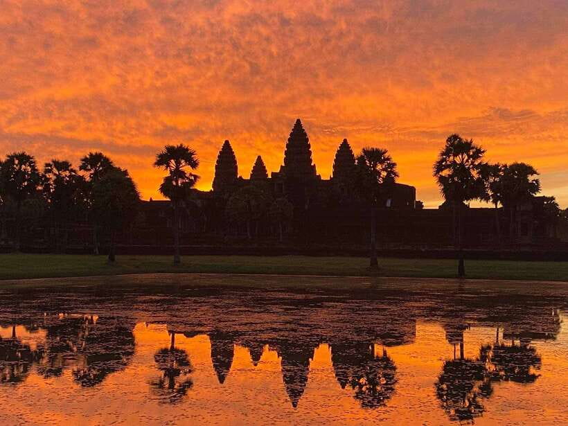 Angkor Wat 2-Day complex Sun rise & Sun set with Guided Tour - What to bring and how to dress